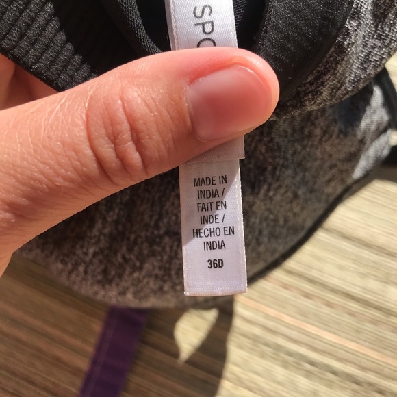 Victoria Secret FrontZip Knockout - Picture 6 of 7